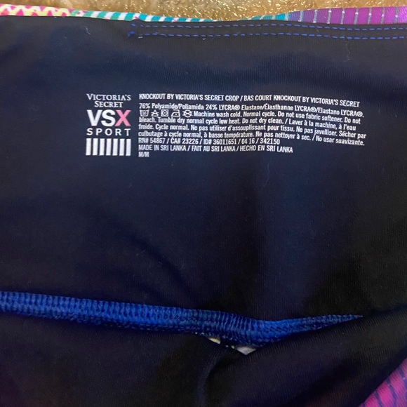 Victoria’s Secret Geo Floral Knockout Crop Legging - Picture 7 of 9